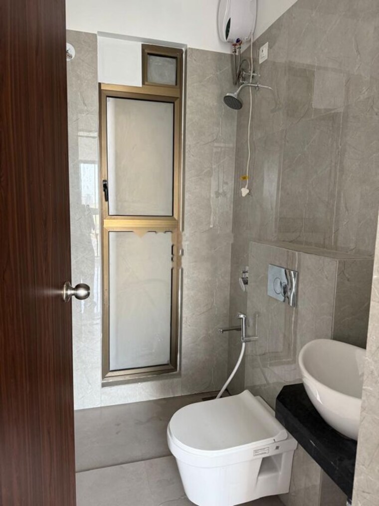 Bathroom, satra-one 2 Bedroom 932 Sq.Ft. Apartment In Goregaon West Mumbai 10632302