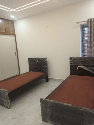 Room in 3 BHK Apartment at Narsingi – for Rent