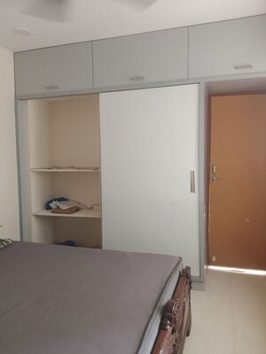 Room in 2 BHK Apartment at Alkapuri – for Rent