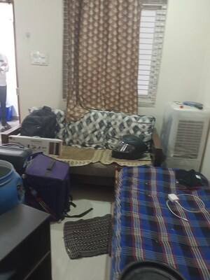 Living Room in 2 BHK Apartment at Alkapuri – for Rent