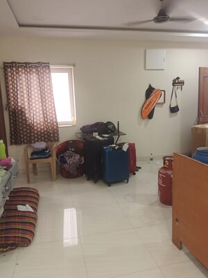 Living Room in 2 BHK Apartment at Alkapuri – for Rent