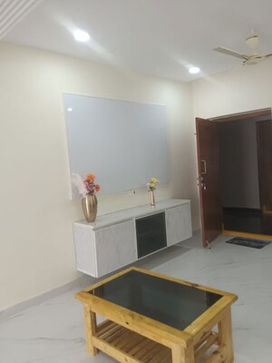 Bedroom in 2 BHK Apartment at Alkapuri – for Rent