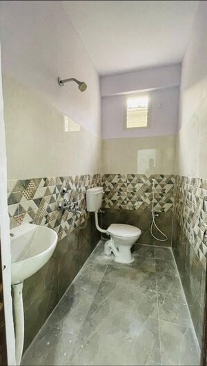 Bathroom in 2 BHK Independent House at Hukumpet – for Sale