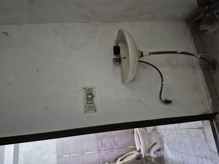 Attached Bathroom, mayur vihar 1.5 Bedroom 450 Sq.Ft. Builder Floor In Mayur Vihar Delhi 10632368