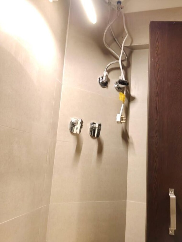 Bathroom, group-satellite-aarambh 1 Bedroom 460 Sq.Ft. Apartment In Malad East Mumbai 10632427