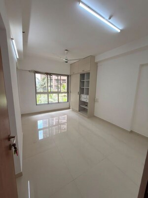 Room in 2 BHK Apartment at Prescon Midtown Bay, Mahim West – for Rent