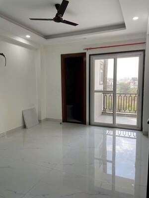 Room in 1 BHK Apartment at Chattarpur – for Rent