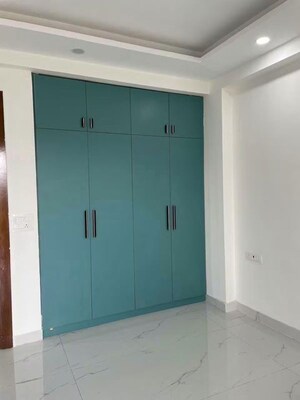 Room in 1 BHK Apartment at Chattarpur – for Rent