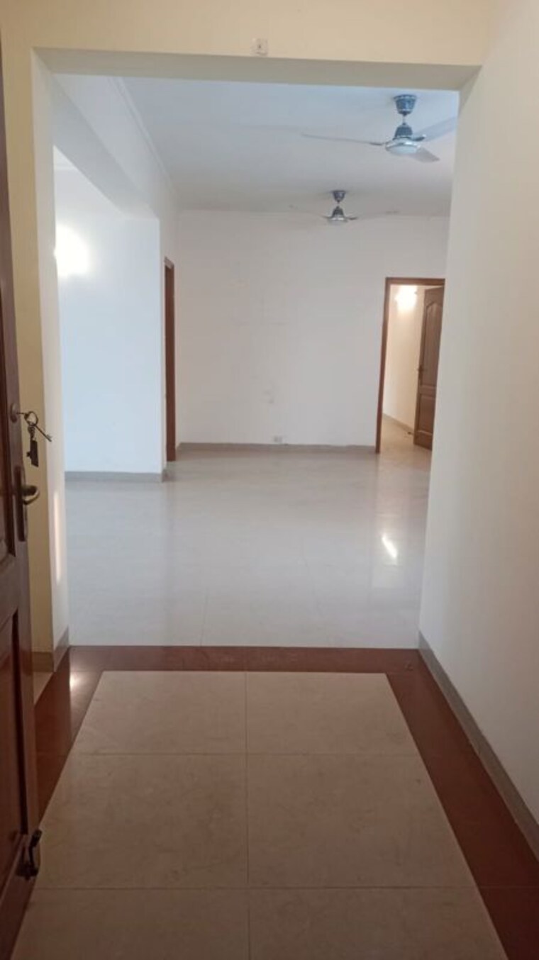 Bathroom, orchid-petals 3 Bedroom 1805 Sq.Ft. Apartment In Sector 49 Gurgaon 10632495