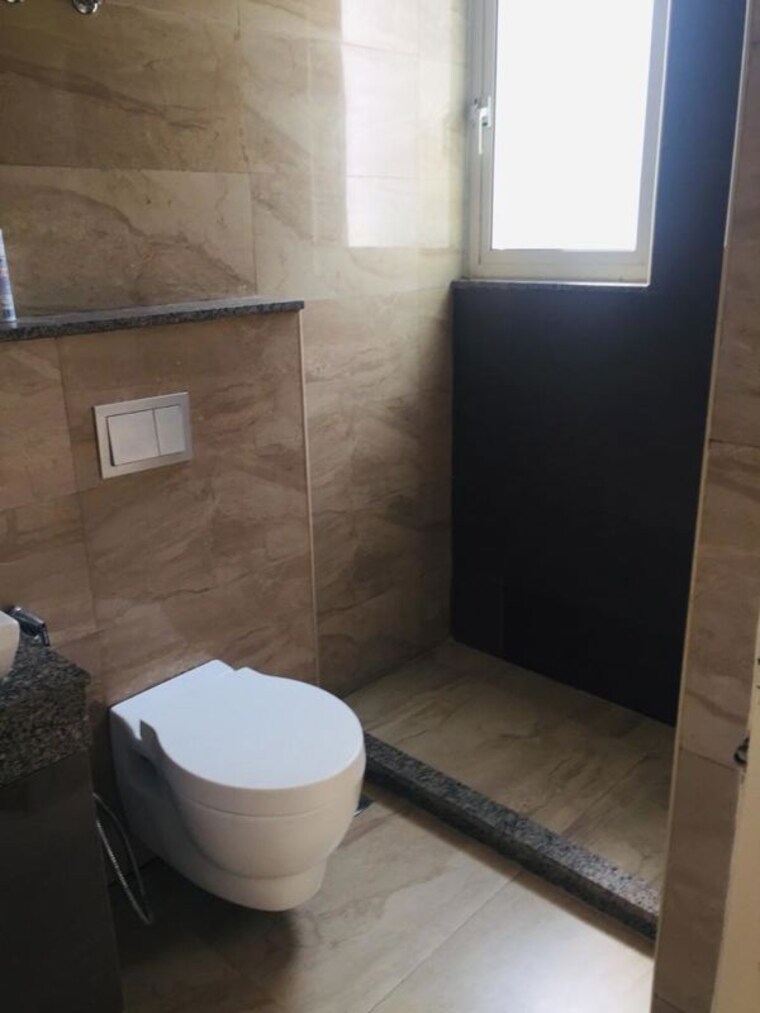 Bathroom, orchid-petals 3 Bedroom 1805 Sq.Ft. Apartment In Sector 49 Gurgaon 10632495