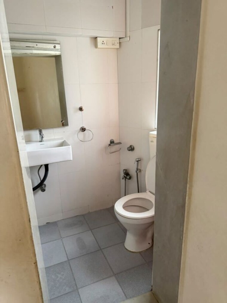 Bathroom, darvesh-belleza 2 Bedroom 800 Sq.Ft. Apartment In Khar West Mumbai 10632515