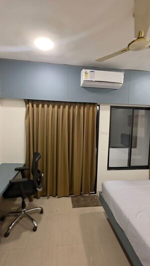 Team Area in 3 BHK Apartment at Supreme Pallacio, Baner – for Rent