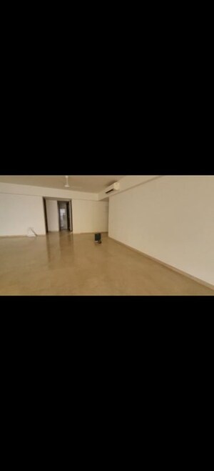 Room in 5 BHK Apartment at Hiranandani Basilius, Ghodbunder Road – for Sale