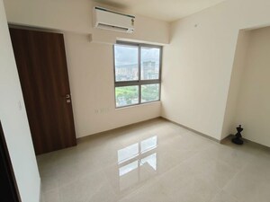 Room in 1.5 BHK Apartment at Piramal Vaikunth, Balkum Pada – for Rent