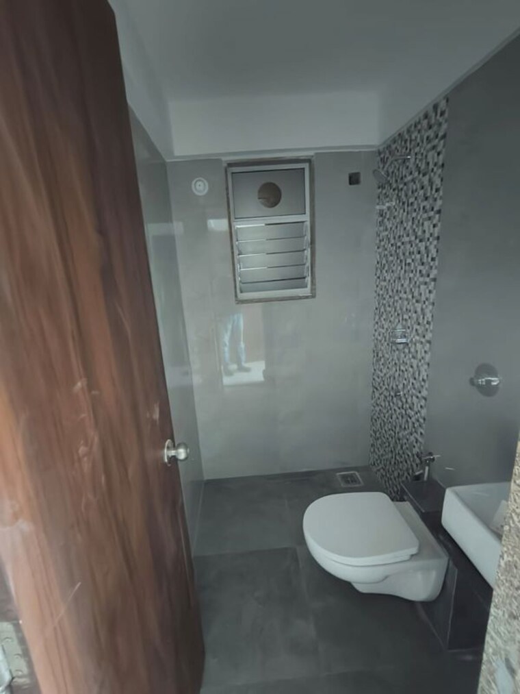 Bathroom, marathon-monte-south 3 Bedroom 1220 Sq.Ft. Apartment In Byculla West Mumbai 10632584
