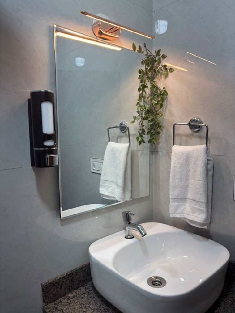 Bathroom, mig-khb-colony 1 Bedroom 375 Sq.Ft. Apartment In Koramangala Bangalore 10632593