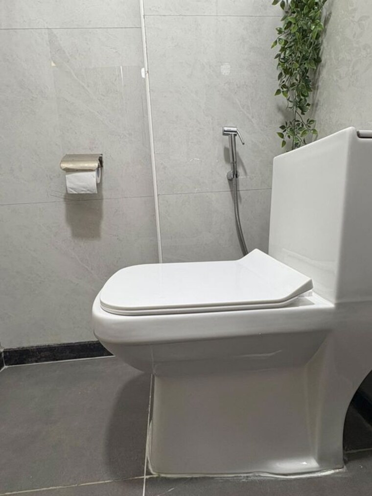 Bathroom, mig-khb-colony 1 Bedroom 375 Sq.Ft. Apartment In Koramangala Bangalore 10632593