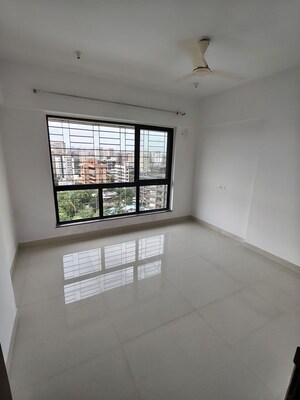 Room in 2 BHK Apartment at Paradigm Antalya, Oshiwara – for Rent