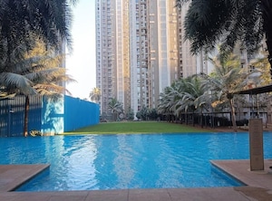 1 BHK Apartment – Entrance View at Lodha Amara, Kolshet Road - for Sale