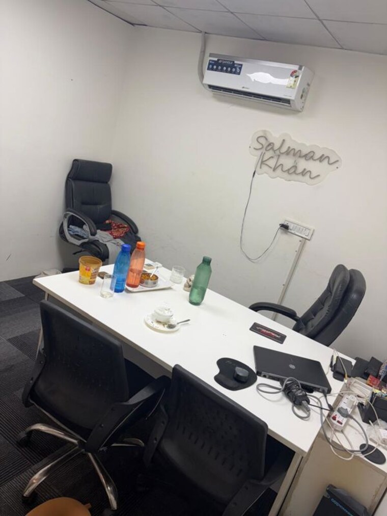 Team Area, sector 2 Commercial Office Space 1500 Sq.Ft. In Sector 2 Noida 10632610