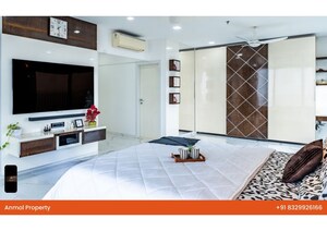 Bedroom in 5 BHK Apartment at Oberoi Realty Esquire, Goregaon East – for Sale