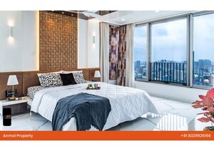 Bedroom in 5 BHK Apartment at Oberoi Realty Esquire, Goregaon East – for Sale