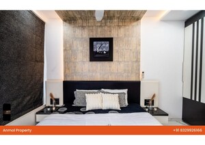Bedroom in 5 BHK Apartment at Oberoi Realty Esquire, Goregaon East – for Sale