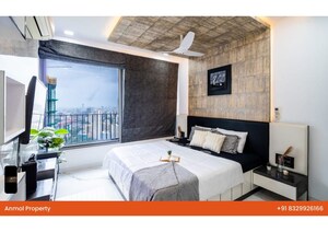 Bedroom in 5 BHK Apartment at Oberoi Realty Esquire, Goregaon East – for Sale