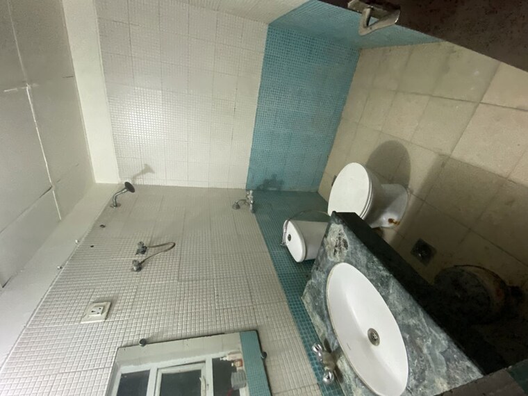 Bathroom, bptp-park-81 3.5 Bedroom 275 Sq.Yd. Builder Floor In Sector 81 Faridabad 10632658