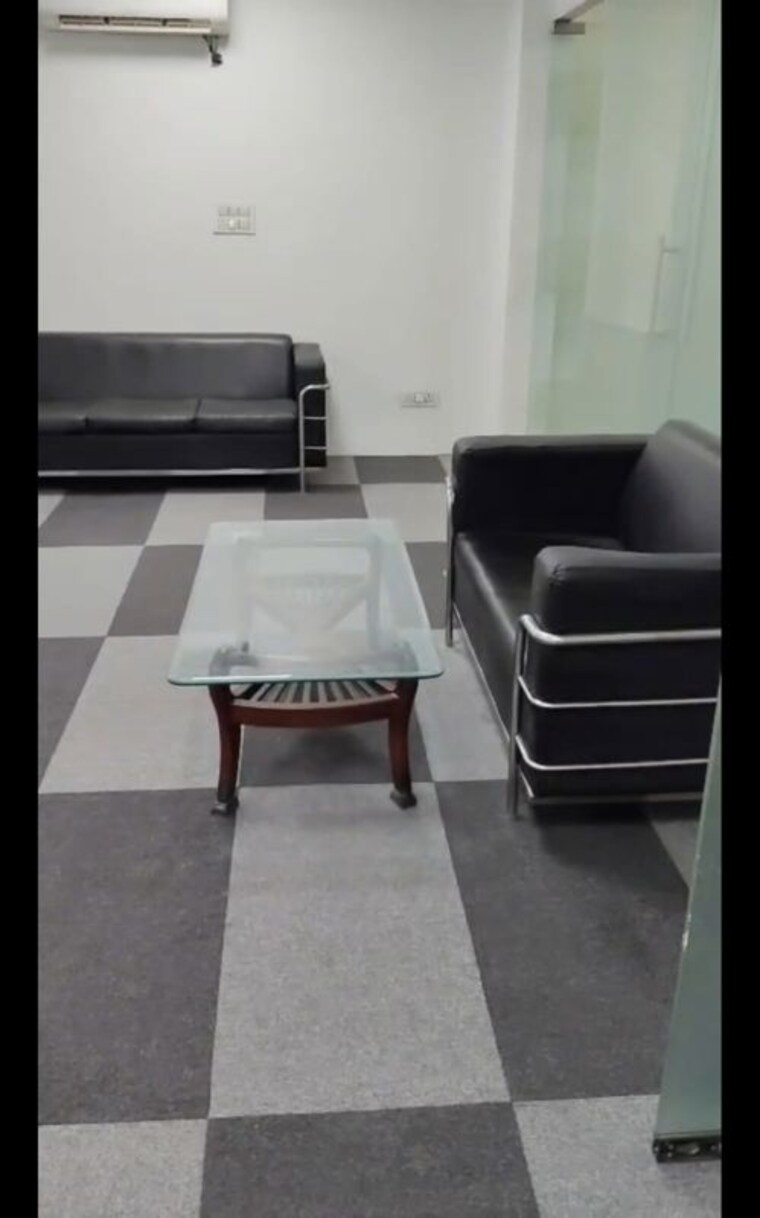 Kitchen, udyog vihar phase 1 Commercial Office Space 4000 Sq.Ft. In Udyog Vihar Phase 1 Gurgaon 10632662