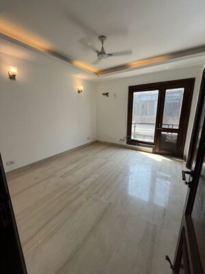 Room in 4 BHK Builder Floor at Greater Kailash I – for Rent