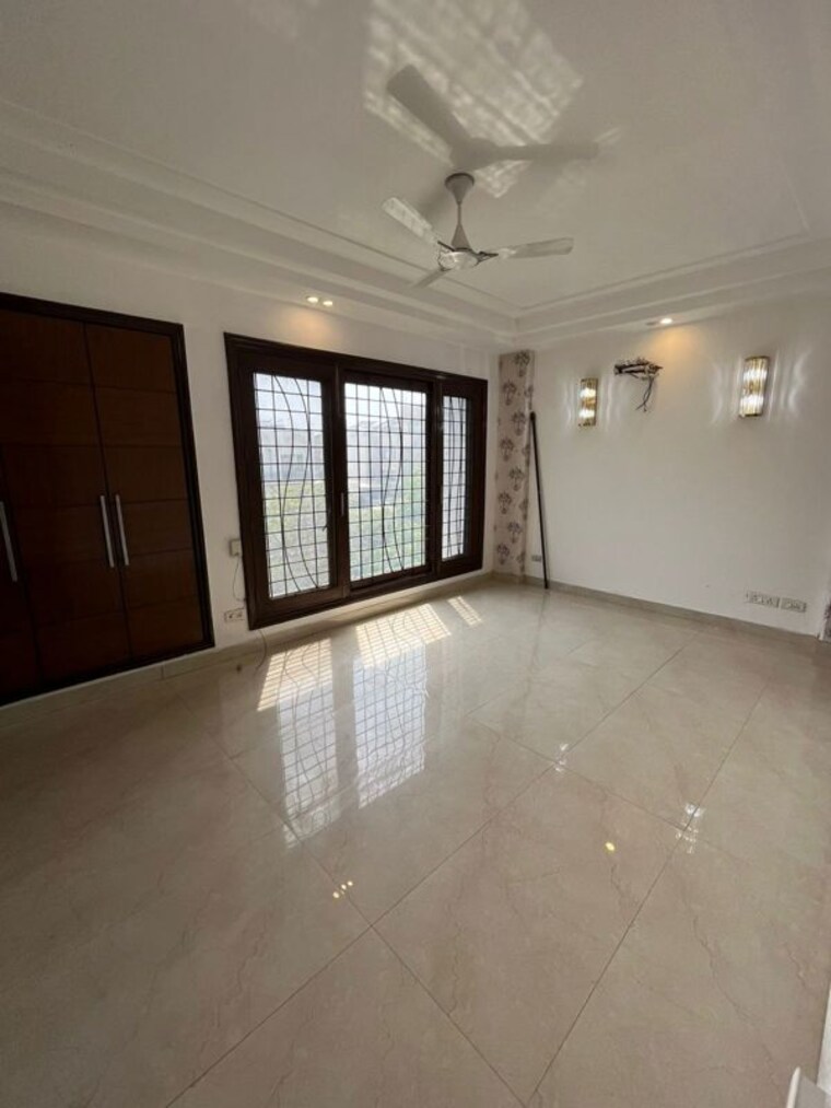 Room, greater kailash i 4 Bedroom 2800 Sq.Ft. Builder Floor In Greater Kailash I Delhi 10632671