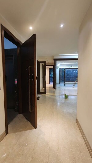 Room in 4 BHK Builder Floor at Greater Kailash I – for Rent