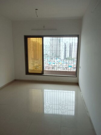 2 BHK Apartment For Sale in Shree Niketan in Kandivali West, Mumbai