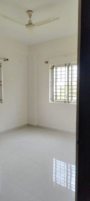 Room in 3 BHK Apartment at Vs Raintree, Halasuru – for Sale
