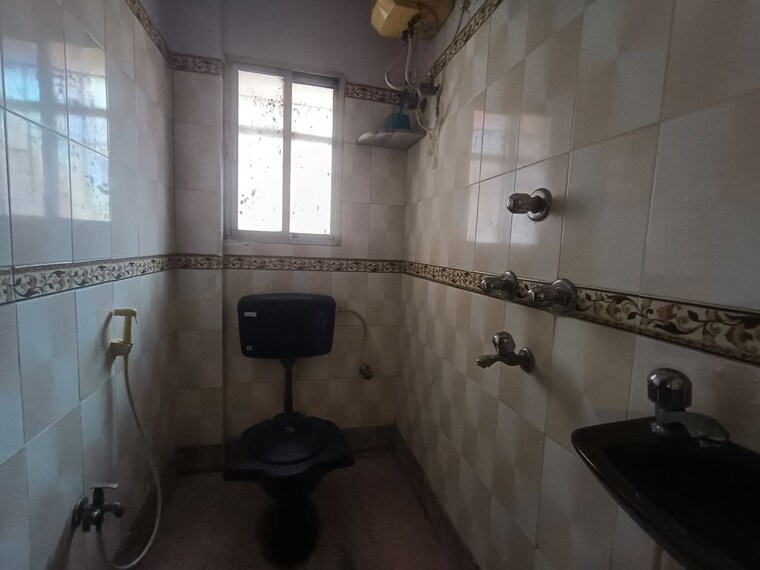 Bathroom, lake town 3 Bedroom 1150 Sq.Ft. Apartment In Lake Town Kolkata 10632683