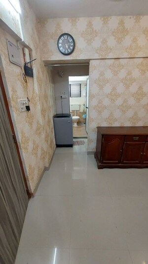 Furnished Amenities in 2 BHK Apartment at Man Niketan CHS, Malad West – for Rent