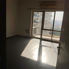 4 BHK + Servant Room Apartment For Sale in DLF Trinity Towers