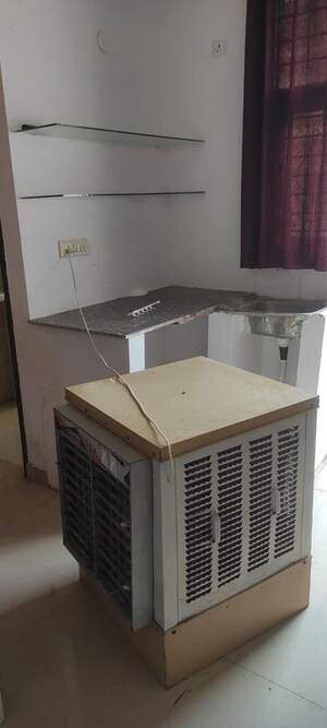 Team Area in 2 BHK Builder Floor at Maan Sona Apartments, Shahberi – for Rent