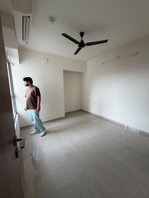 Master Bedroom in 1.5 BHK Apartment at Piramal Vaikunth, Balkum Pada – for Rent
