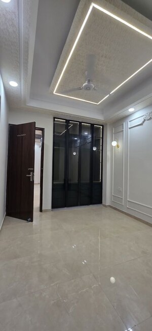 Building Lobby in 2 BHK Builder Floor at Gyan Khand ii – for Sale