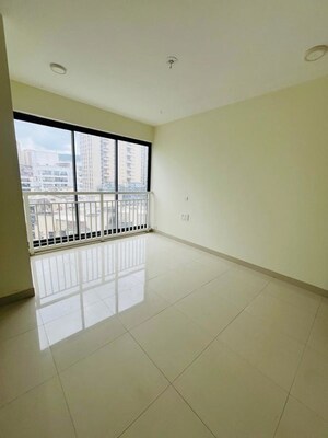Room in 2 BHK Apartment at Dynamix Divum, Malad East – for Rent