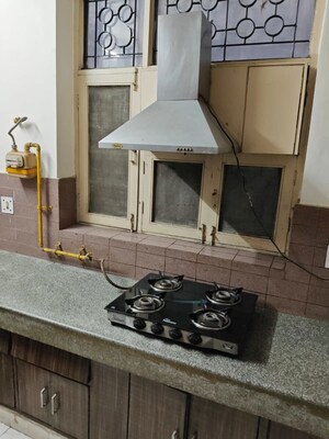 Team Area in 1.5 BHK Builder Floor at ABCZ East Sapphire, Sector 45 – for Rent
