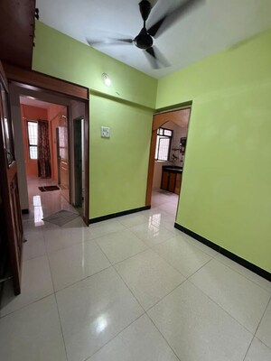 Room in 2 BHK Apartment at Cosmos Residancy, Kavesar – for Rent