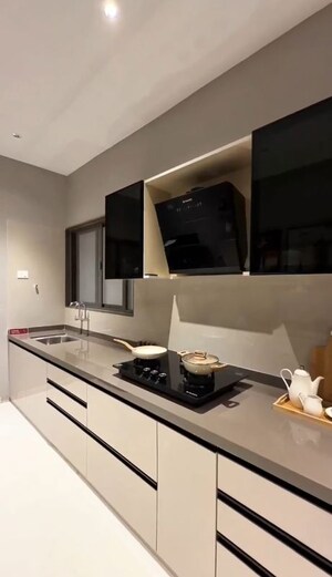 Team Area in 2 BHK Apartment at Dhankawadi – for Sale