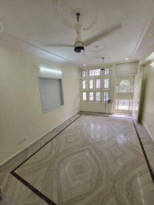 Room in 3 BHK Builder Floor at Rajouri Garden – for Rent