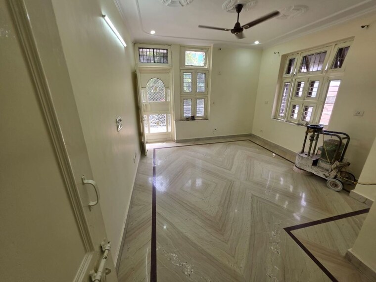 Room, rajouri garden 3 Bedroom 1800 Sq.Ft. Builder Floor In Rajouri Garden Delhi 10511596