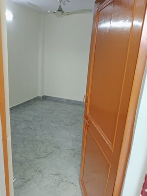1 RK Builder Floor For Rent in Moti Nagar