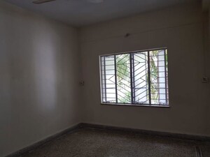 Bedroom in 2 BHK Apartment at Dahanukar Colony – for Rent