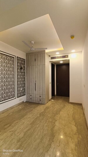 Room in 5 BHK Penthouse at Ambience Tivertone, Sector 50 – for Rent